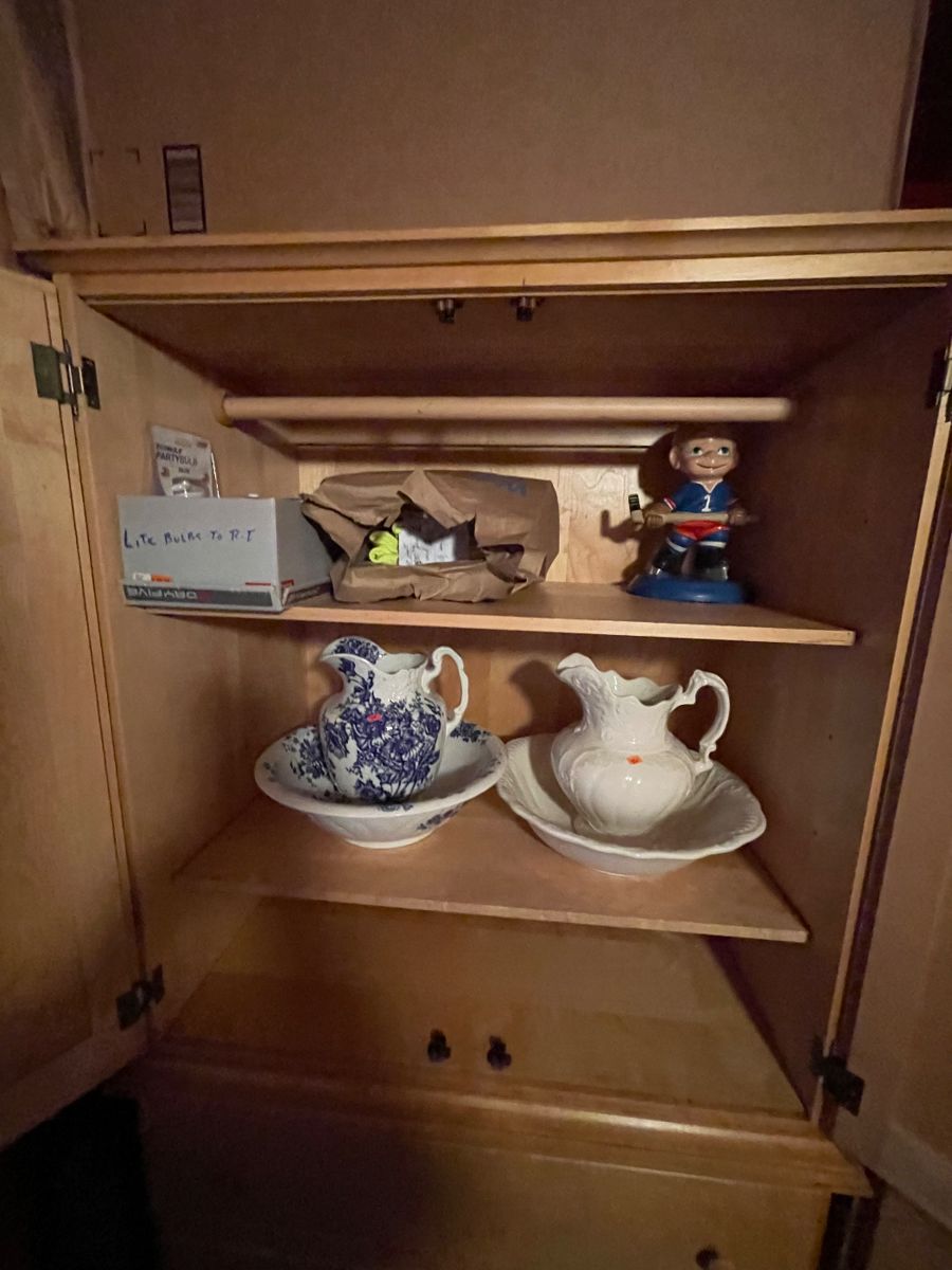 Estate Sale vintage items in Wakefield, RI starts on 2/23/2024