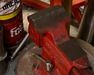 Bench Vise