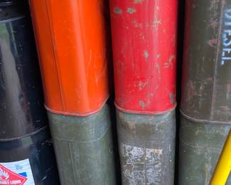 Metal 5 Gallon Gas Cans