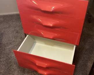 DF2000 red/white Valet