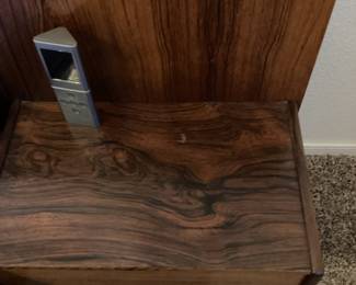 Westnofa Cal-King platform bed with floating nightstands Rosewood