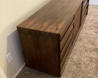 Falster Credenza/Dresser