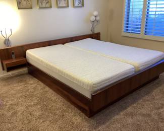 Westnofa Cal-King platform bed with floating nightstands Rosewood