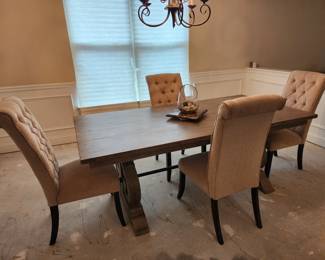 Amish Dining Table with 4 Chairs