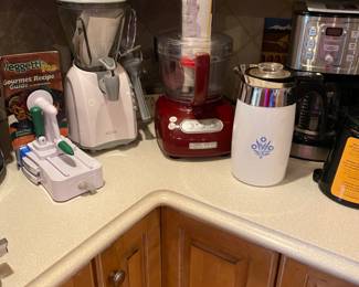 That’s a vintage Corning Percolator!