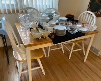 KITCHEN TABLE AND 4 CHAIRS