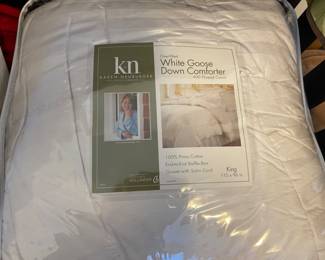 KING SIZE WHITE GOOSE DOWN COMFORTER 