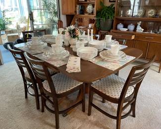 duncan phyfe dining table w/6 chairs, nice