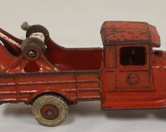 1238 ANTIQUE CAST IRON TOY TOW TRUCK, APPROXIMATELY 10 IN X 3 1/4 IN H