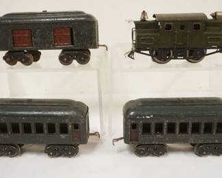 1061 LIONEL TRAIN O GAUGE #152 ENGINE WITH 3 CARS. NEW YORK CENTRAL, PULLMAN AND POST OFFICE