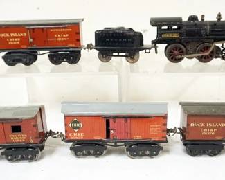 1010 IVES TRAIN O GAUGE #1125 LOCOMOTIVE WITH 4 CARS