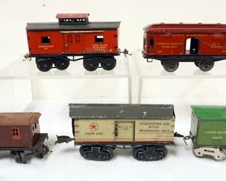 1046 IVES TRAIN O GAUGE GROUP OF 5 CARS, #67 CABOOSE, #86 UNION LINE, #60 MAIL, UNION PACIFIC