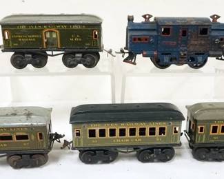 1026 IVES TRAIN O GAUGE #3218 ENGINE WITH 4 CARS, #60 BAGGAGE, #61 CHAIR CAR, #62 PARLOR