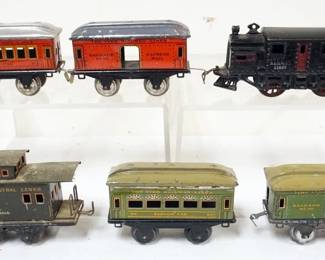 1012 IVES TRAIN O GAUGE #3260 LOCOMOTIVE WITH 5 CARS