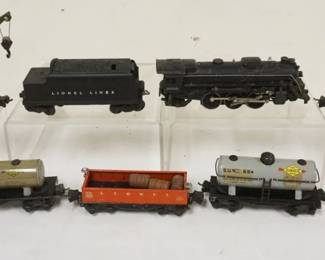 1088 LIONEL TRAIN O GAUGE #2026 LOCOMOTVE & TENDER W/ 5 CARS #2660 CRANE, #2620 SEARCH LIGHT, # 2680 SUNOCO, # 654 SUNOCO, #2652 CAR
