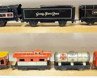 1166 MARX O GAUGE TRAIN, LOCOMOTIVE WITH TENDER AND 5 CARS