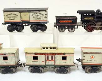 1003 IVES TRAIN O GAUGE #1118 LOCOMOTIVE WITH 4 CARS