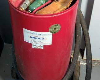 Eastwood Portable Sandblaster, Model 10, 36" Tall