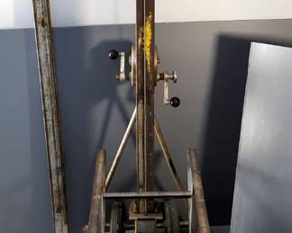 Vermette Machine Company Lift, Model 512A With Height Extension Bar, 12' Max Height, 500lb Capacity