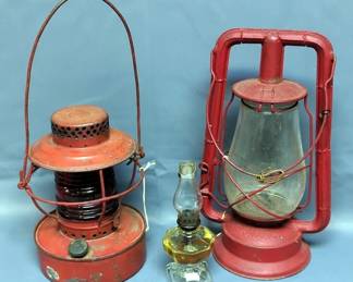 Dietz Monaroh Oil Lantern, Handlan Red Bulbed Lantern, And 7.5" Oil Lamp