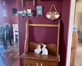 Geese shelf and decor