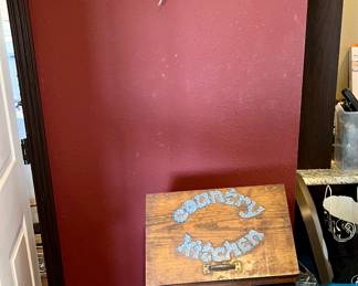 Goose wooden trash can