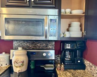 Geese dispenser and coffee maker