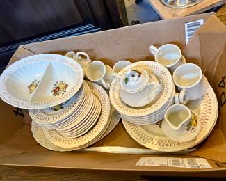 Set of dishes