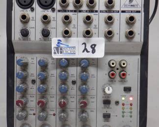 BEHRINGR EURORACK MX602A