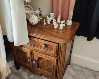 Vintage Thomasville  Bedside Table (pair available)