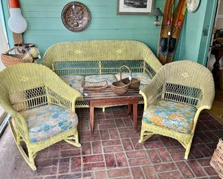 3-piece vintage yellow wicker sweet - Couch and two Rockers