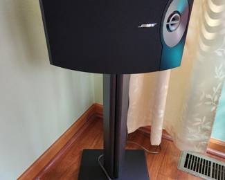 Set of 2 Bose speakers