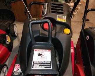 1 of 2 pictures Craftsman 21" Electric Start Snowblower (4 additional snowblowers not pictured, all in running condition) 