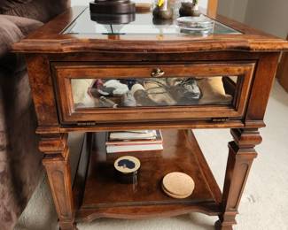 Curio top end table