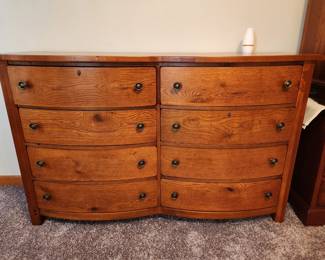 Webb dresser
