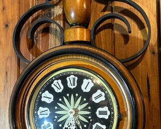 Colonial Manufacturing Co. Hanging Wall Clock