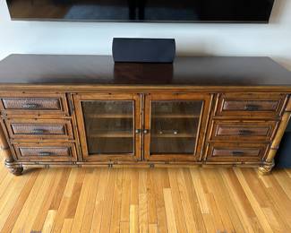 Media console 