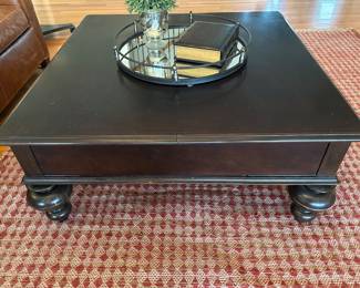 Universal Square coffee table