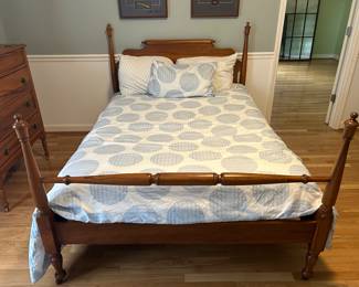 Vintage full bed 
