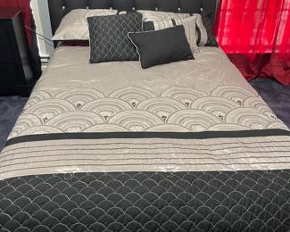 Full Size Black Contemporary Bed 