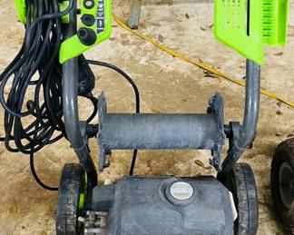 Green works  2000 PSI  Pressure Washer