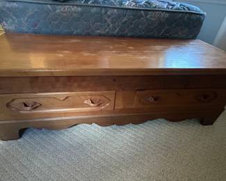 Cedar trunk with shallow storage as nd : drawers