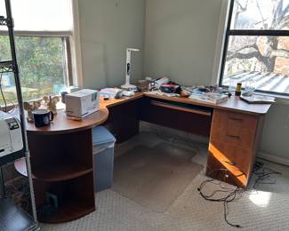 Office desk 