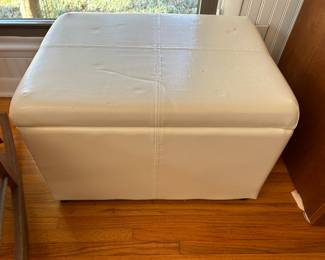 Storage ottoman 