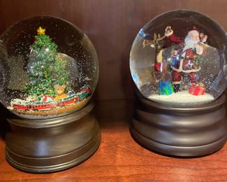 Snow globes 
