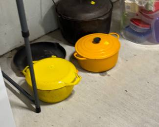 dutch ovens, cute yellow Le Crueset