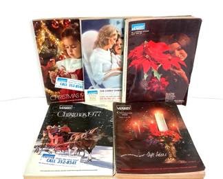 BIHY220 Vintage Montgomery Ward Christmas Catalogs From 1968 to 1977 Christmas catalogs. Backings are intacted and some of the pages have some curling to them. Great vibrant colors with some black and white pages. Catalogs do have some wear to them.
