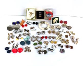 BIHY212 Rings, Earrings, Pins More Adrienne Picard ballet dancer pin. Monet Trio rings, Waterford Mini God Bless America Heart pin, Swarovski Crystal Memories pin.&nbsp;
