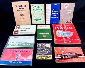 BIHY910 Vintage Automobile Manuals 1939 Studebaker Owners Guide, Model G. &nbsp;1939 Chevrolet owners, manual, passenger cars
