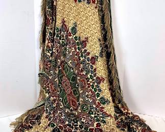BIHY217 Victorian Tache Silk Thread Throw Vintage Silk throw/blanket with very bright colors and great condition.
